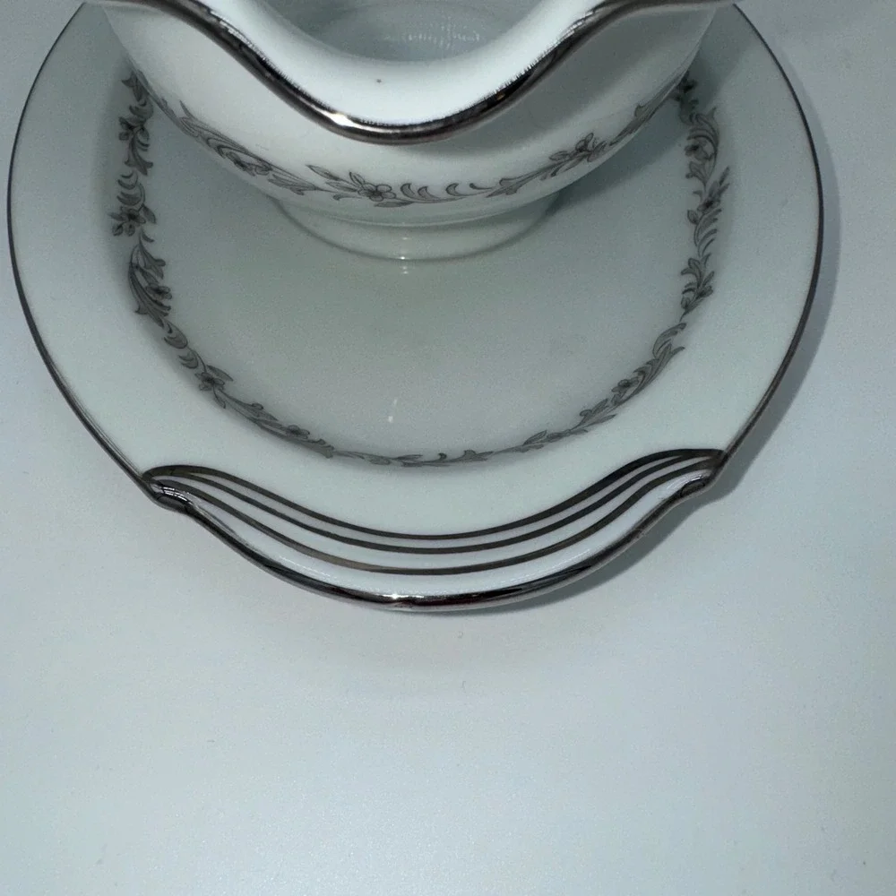Noritake China Crestmont Gravy Boat with‎ Underplate 6013 Silver Floral Japan